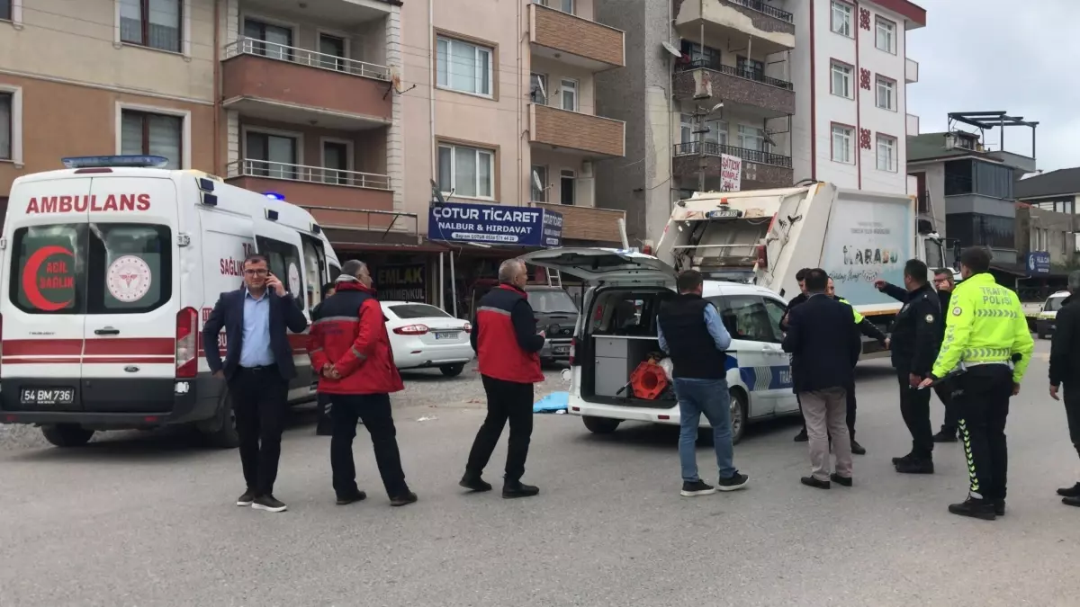 Karasu'da Çöp Kamyonu Kazası: 70 Yaşındaki Adam Hayatını Kaybetti